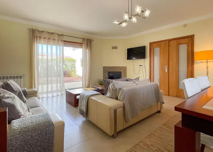 Cozy & Calm House Апартаменты *